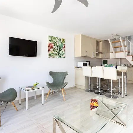 Moderne Mit Meerblick Und Pool Плая-де-лас-Америкас