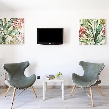 Апартаменты Moderne Mit Meerblick Und Pool