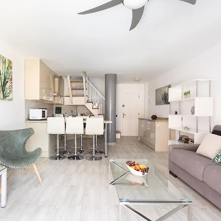 شقة Moderne Mit Meerblick Und Pool *