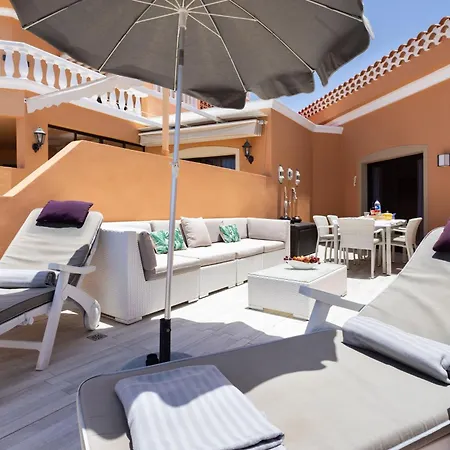Moderne Mit Meerblick Und Pool شقة
